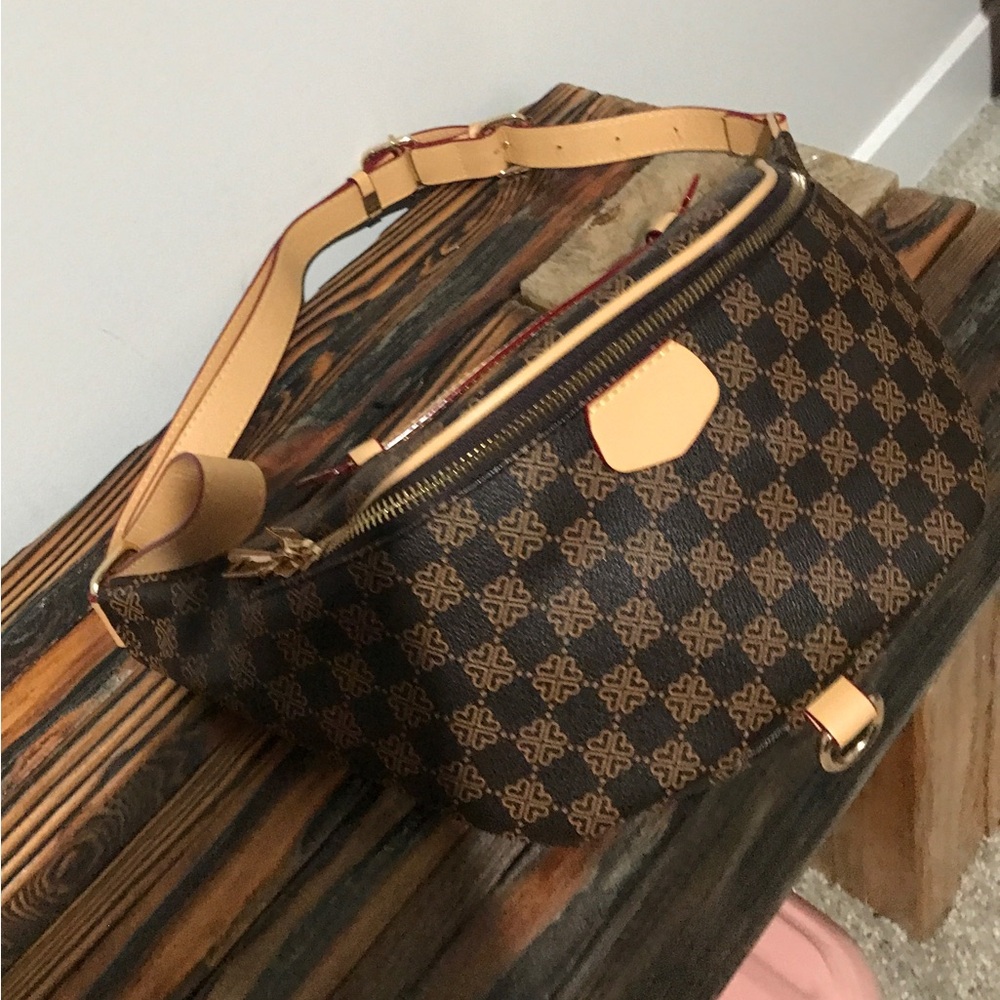 Designer purse - Picture 6 of 8